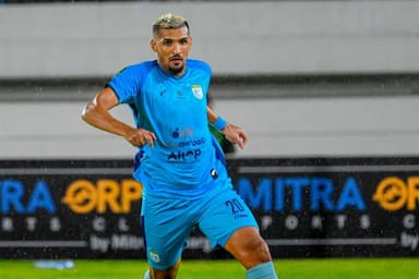 Dua Pemain Persela Masuk Starting XI Terbaik Pekan 14 Championship