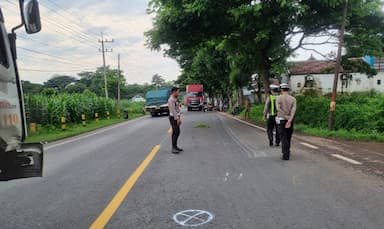 Truk Fuso Tabrak Mio di Banyuwangi, Bocah 7 Tahun Tewas di TKP