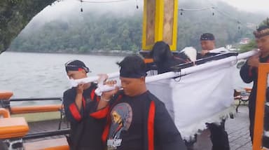 Rangkaian Adat Jelang Labuhan Sarangan Ritual Kambing Kendit Terus Dijaga