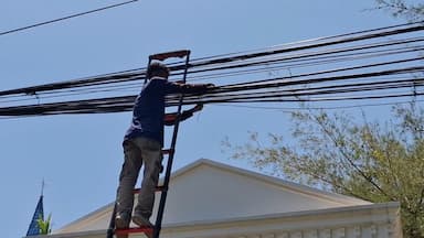 PUPR Kediri Rapikan Kabel Fiber Optik Demi Keamanan dan Keindahan