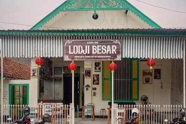 Lodji Besar: Ruang Nostalgia di Jantung Peneleh, Tempat Kopi dan Sejarah Bertemu