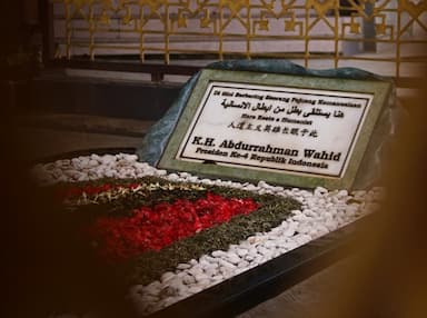 Menjelang Ramadan, Makam Gus Dur di Jombang Kian Dipadati Peziarah