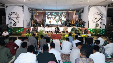 Tandang Bareng Cari Solusi Bersama, Bupati Ipuk dan Kapolresta Banyuwangi Cangkruan Bareng Warga