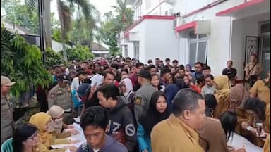 Ratusan Warga Berdesakan Daftar Pasar Takjil Kota Blitar, Kuota Terbatas Diundi Langsung