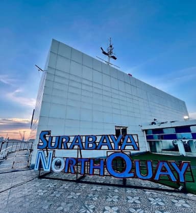 Surabaya North Quay Jadi Opsi Ngabuburit dengan Akses Teras Laut dan Panorama Sunset