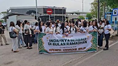 Pekerja Hiburan Malam di Madiun Raya Bagikan 1.500 Paket Takjil
