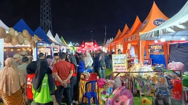 Kampung Ramadhan Hari Ini: Berburu Takjil Sambil Nonton Lomba Banjari dan Qosidah Rebana