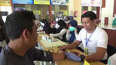 Sopir Bus di Terminal Kertonegoro Ngawi Jalani Pemeriksaan Kesehatan dan Tes Urine