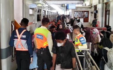 H-6 Lebaran 2026, Perjalanan Kereta Api di Daop 7 Madiun Mulai Dipadati Penumpang