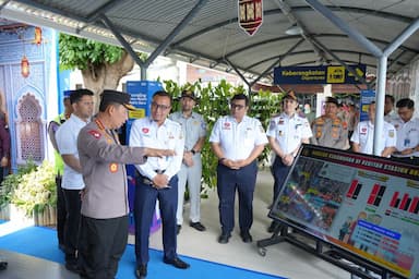Kapolri Apresiasi Pelayanan KAI Daop 8 Surabaya Jelang Mudik Lebaran 2026