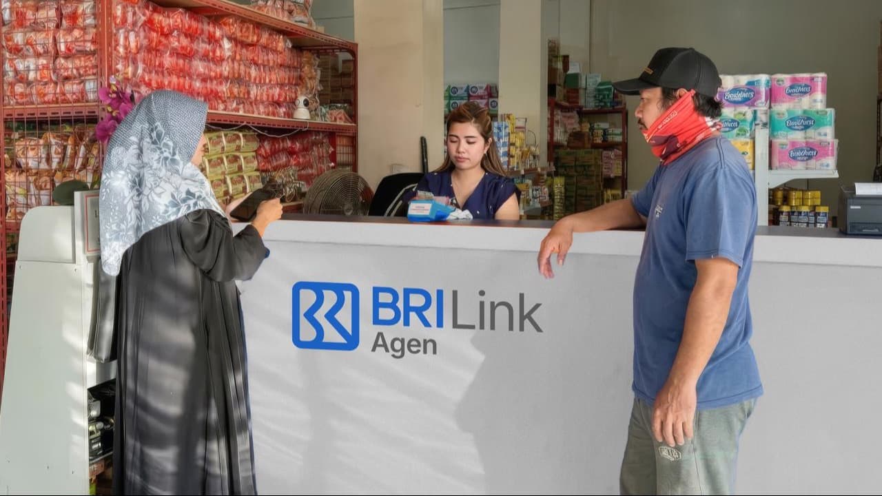 Pangkas Jarak Belasan Kilometer, AgenBRILink di Sumbawa Dekatkan Layanan Bank ke Desa