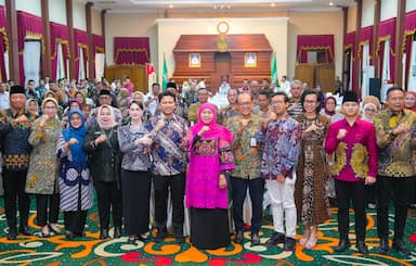 Gubernur Khofifah Minta Kepala Daerah Siapkan Strategi Hadapi Geopolitik Global