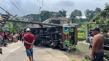 Hendak Silaturahmi, Sepur Kelinci Rombongan Warga Desa Terguling di Mojokerto, Satu Tewas