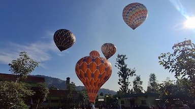 Balon Udara Liar Ditekan, Warga Notorejo Justru Berkreasi Lewat Festival Balon Udara