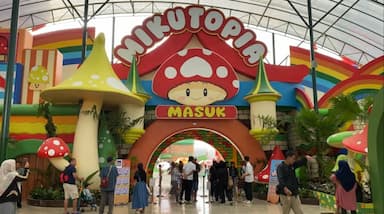 Uji Coba Mikutopia Disorot! Akses Semrawut hingga Insiden Pengunjung Meninggal Jadi Evaluasi Serius.