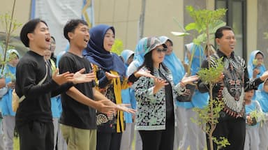 Dari Tanam Pohon, Sanggarjati Tumbuhkan Cinta Lingkungan Anak-Anak Desa Mildeg