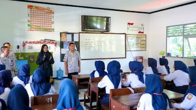 24.681 Siswa Ikuti TKA SMP, Bupati Ipuk Pantau Pelaksanaan agar Berjalan Lancar