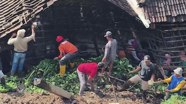Tebing Longsor Timpa Dapur Warga di Poncol Magetan, Dua Rumah Terdampak