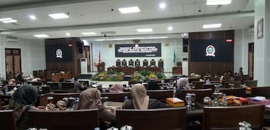 DPRD Kota Malang Harapkan Perda Bangunan Gedung Mampu Tertibkan Bangunan Liar yang Semrawut!