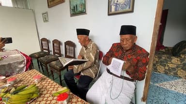Nunggu 9 Tahun, Kakak Beradik di Blitar Akhirnya Berangkat Haji, Sang Kakak Jadi Tertua