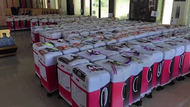 Boneka Hingga Cangkir, Tanda Unik Di Koper JCH Ngawi Jadi Sorotan Jelang Keberangkatan