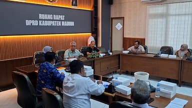 Dugaan Tahan Ijazah Disorot DPRD, Manajemen Bungkam Usai RDP