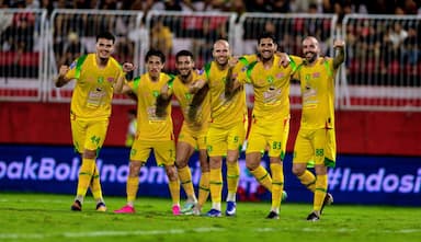 Dua Pemain Persebaya Masuk Starting XI Terbaik Pekan 29 Super League