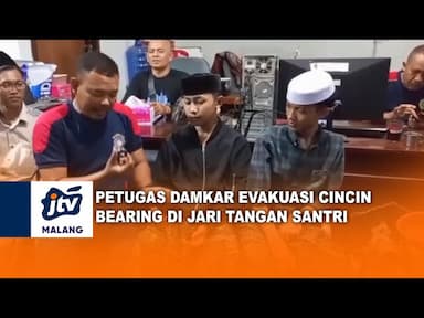Petugas Damkar Evakuasi Cincin di Jarinya Santri