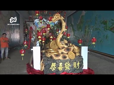 Jelang Imlek, Klenteng Kwan Sing Bio Tuban Mulai Bersolek