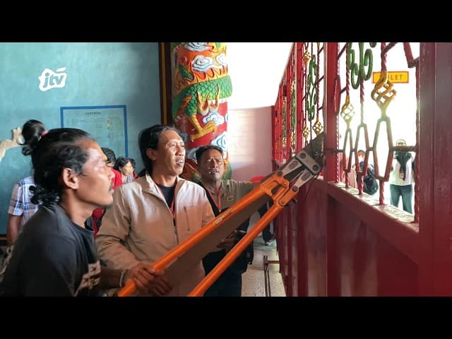 Konflik Kepengurusan Memanas, Puluhan Umat Bobol Gerbang Klenteng Kwan Sing Bio Tuban