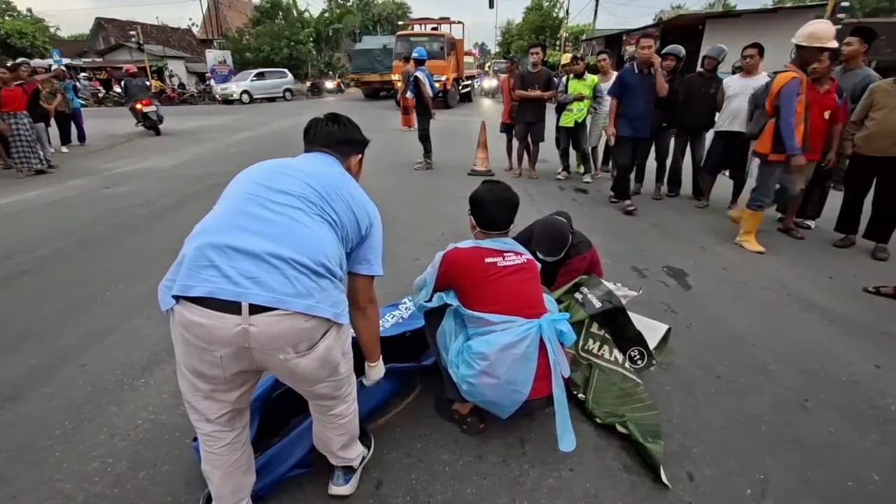 Terobos Lampu Merah, Truk Tangki Tabrak Motor Pasutri di Ngawi, Satu Tewas Satu Luka