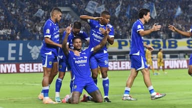 Klasemen Pekan 17 Super League: Persib Bandung di Puncak, Persebaya Dekati 5 Besar
