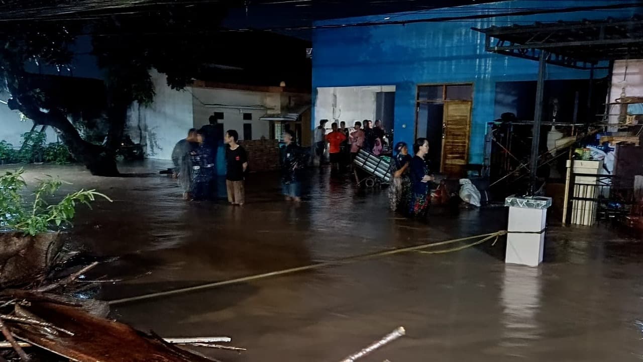 Tiga Jembatan Putus diterjang Banjir di Probolinggo