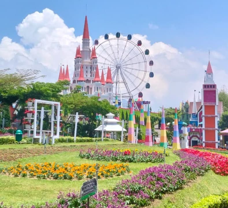 Florawisata Santerra De Laponte, Paduan Taman Bunga Estetik dan Wahana Seru