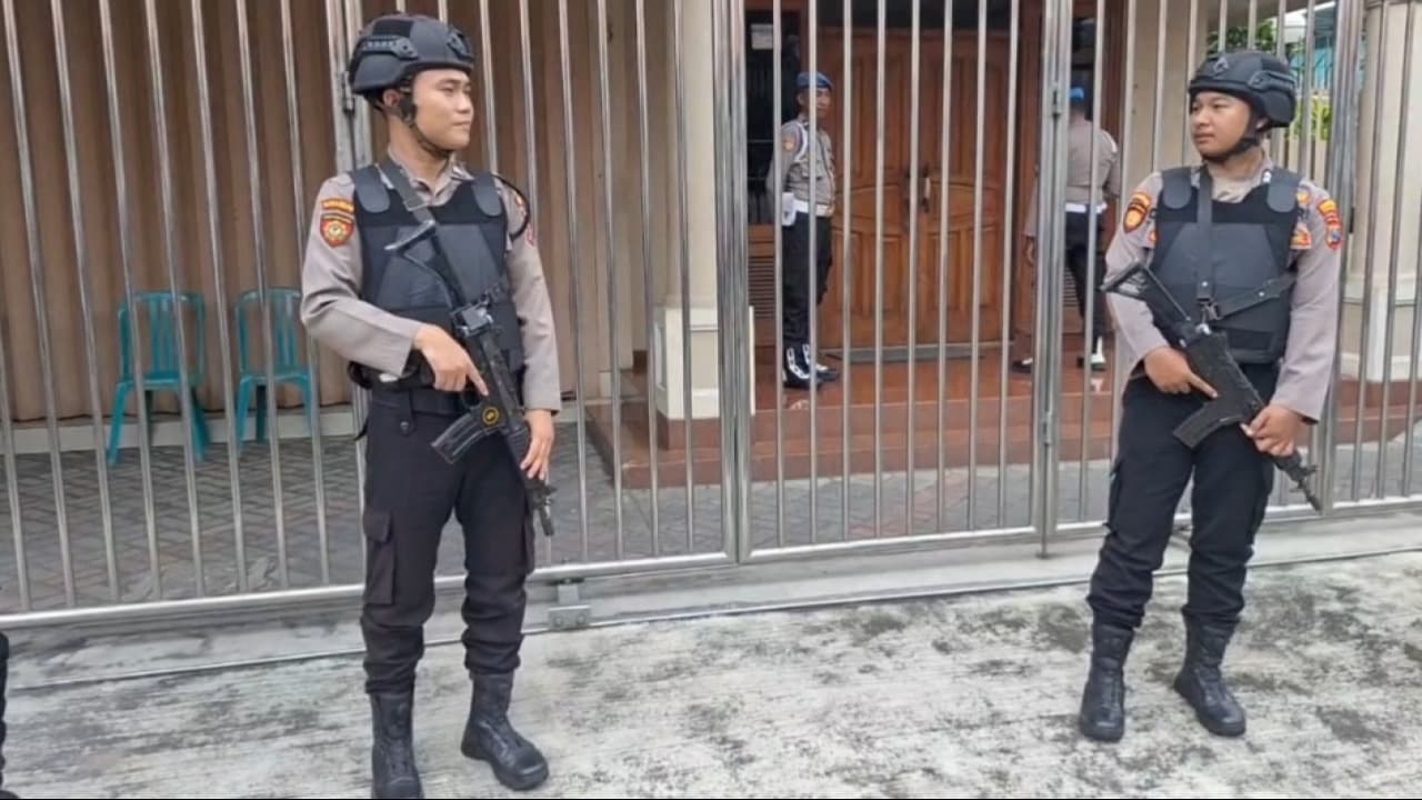 Bareskrim Polri Geledah Rumah di Sawahan Surabaya, Terkait Dugaan TPPU Emas Ilegal Rp25,8 Miliar