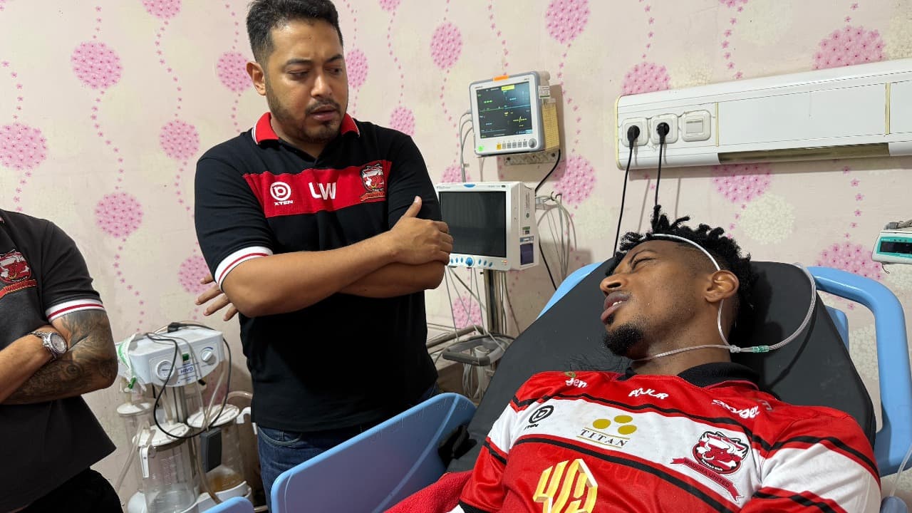 Begini Kondisi Mendonca Usai Alami Benturan dalam Duel Madura United vs Malut United
