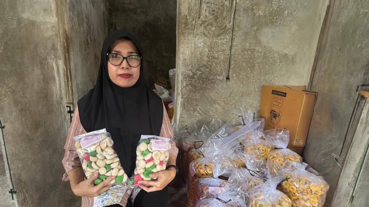 Dari Dapur Sederhana, Perempuan Ini Sukses Kembangkan Usaha Kue Berkat BRI