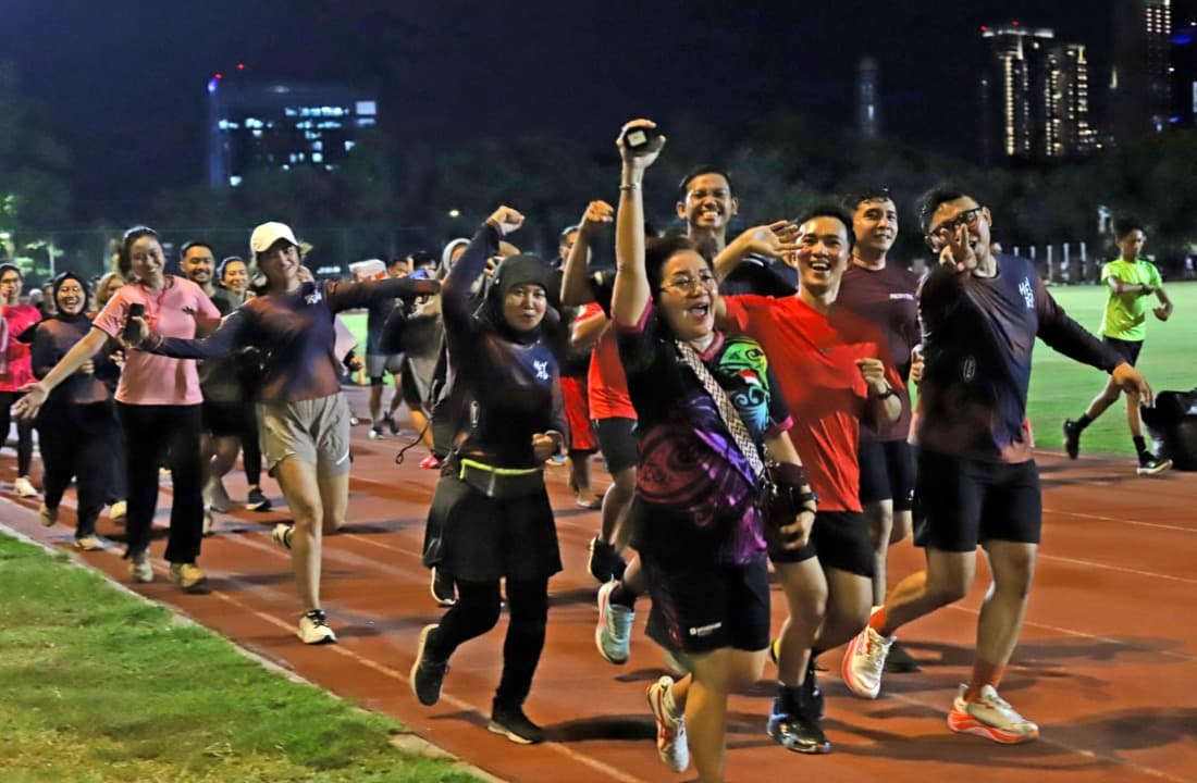 Puluhan Pelari Ikuti Fun Run Sinergi Heyrun dan H3 Surabaya di Lapangan Thor